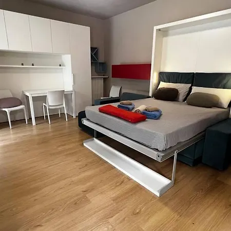 Urban House - Comfy Flat Navigli Center * Milan